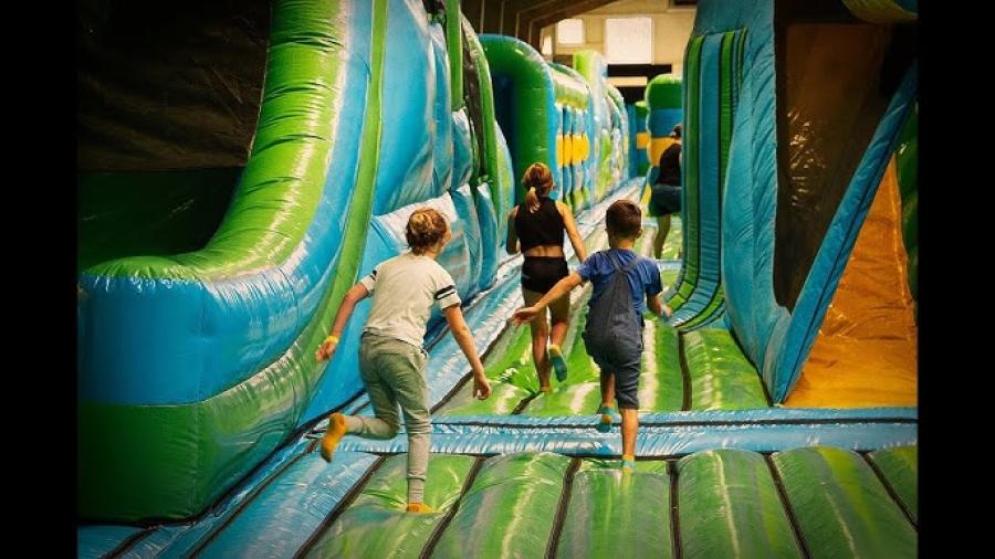 Foto van kinderen op luchtkussen